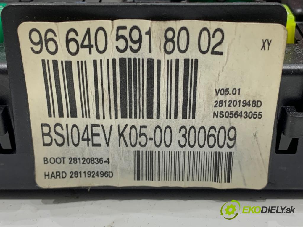 PEUGEOT 308 I liftback 2009 66 kW 1.6 HDi 1560 modul BSI 9664059180 (Pojistkové skříňky)