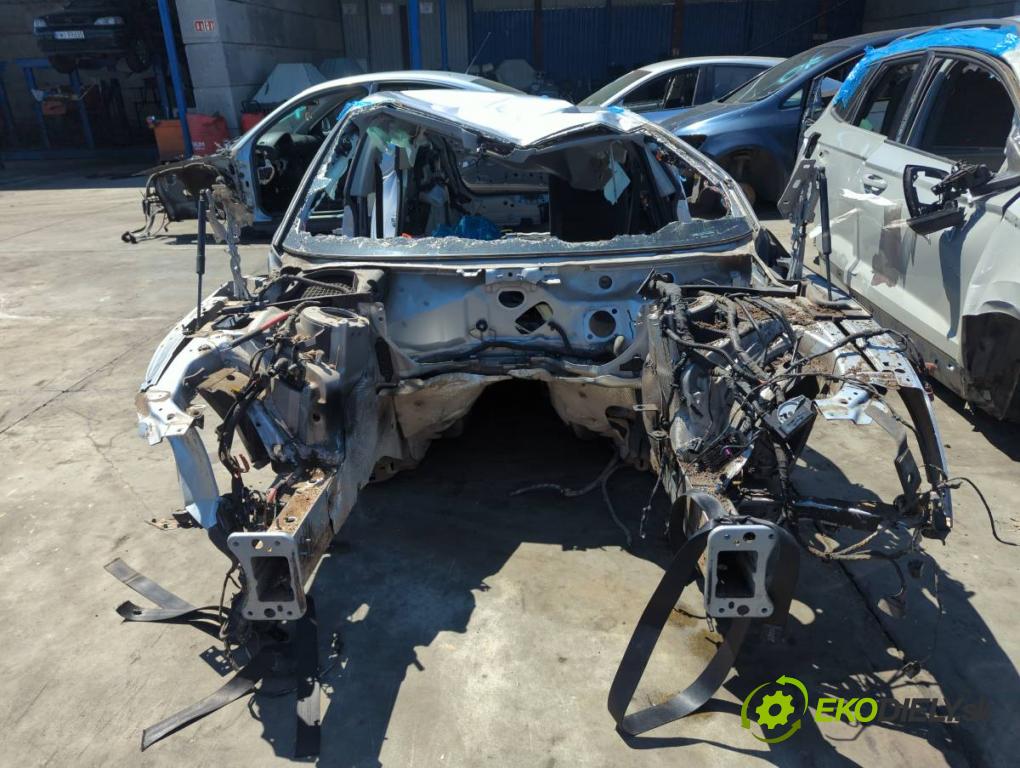 AUDI A5 F5 liftback 2017 140 kW 2.0 TDI quattro 1968 KAROSERIA ČTVRŤÁK blatník zadní část levý pravý práh střecha PODŁUŻNICA levý pravý