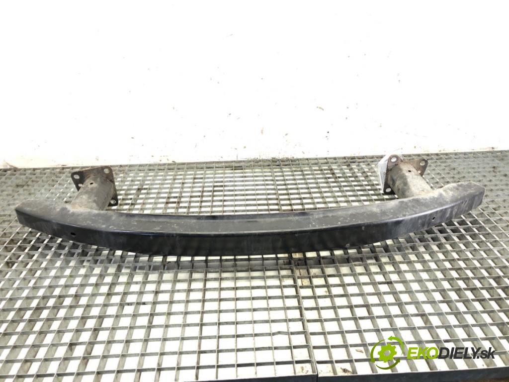 VW PASSAT B5 FL sedan 2001 110 kW 1.8 T 20V 1781 výztuha nárazníka přední část  (Výztuhy přední)