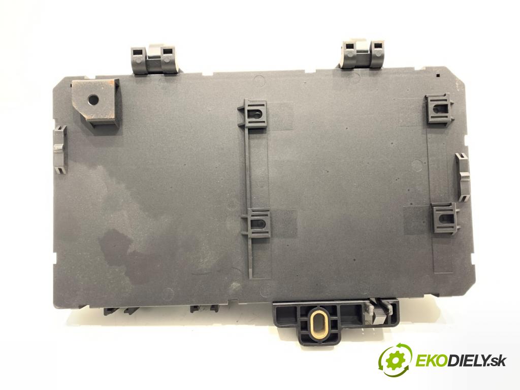 OPEL ASTRA H liftback 2005 77 kW 1.6 (L48) 1598 modul BSI 13180773 (Pojistkové skříňky)