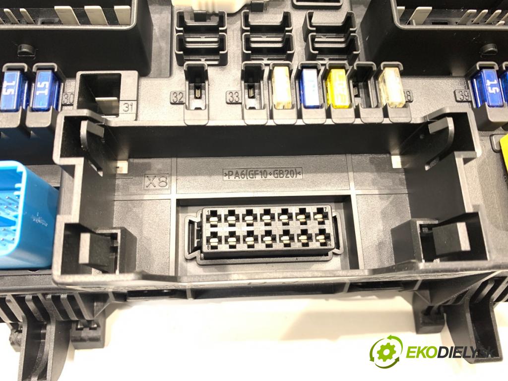 OPEL ASTRA H liftback 2005 77 kW 1.6 (L48) 1598 modul BSI 13180773 (Pojistkové skříňky)