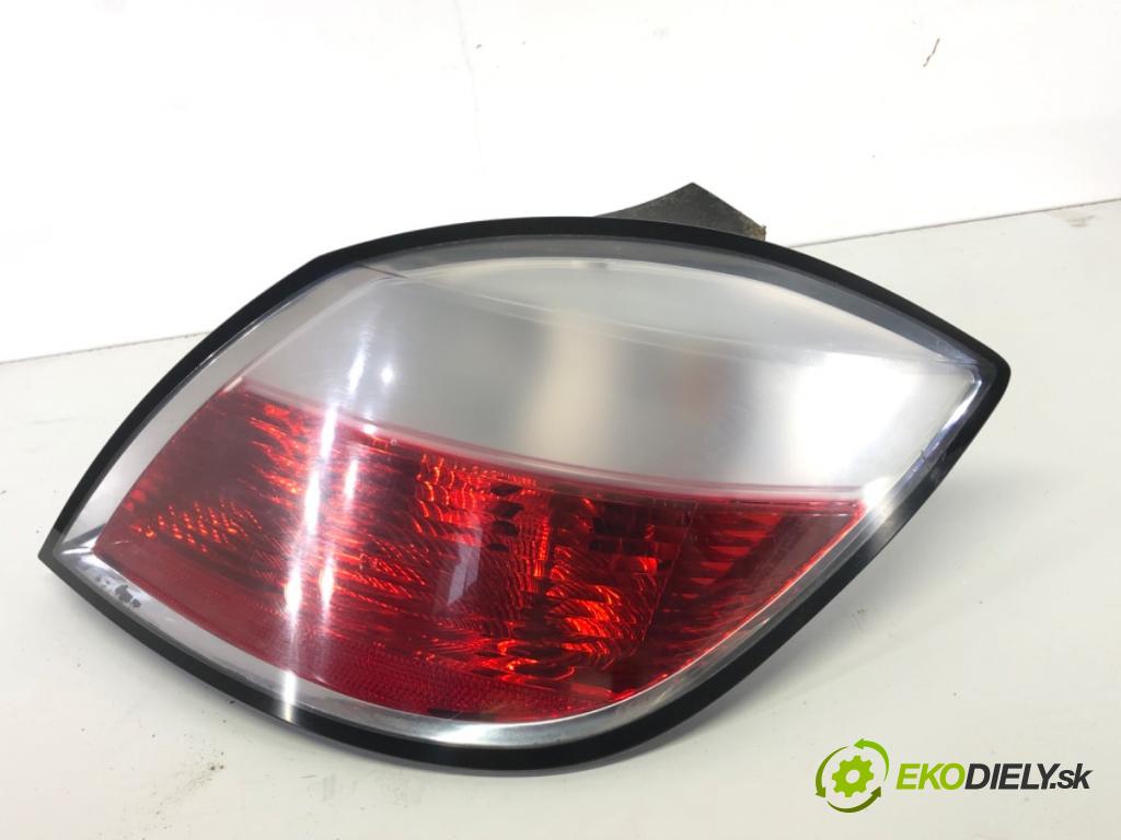 OPEL ASTRA H liftback 2005 77 kW 1.6 (L48) 1598 světlo pravý zadní část 