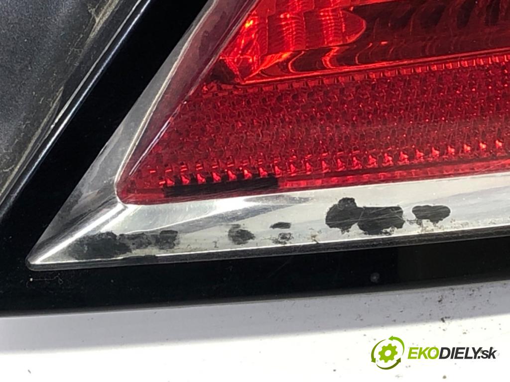 OPEL ASTRA H liftback 2005 77 kW 1.6 (L48) 1598 světlo pravý zadní část
