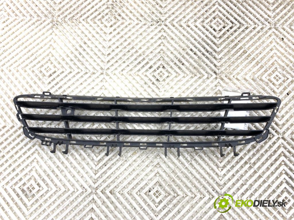 OPEL ASTRA H liftback 2005 77 kW 1.6 (L48) 1598 mří nárazníka přední část  (Mřížky (masky) chladičů)