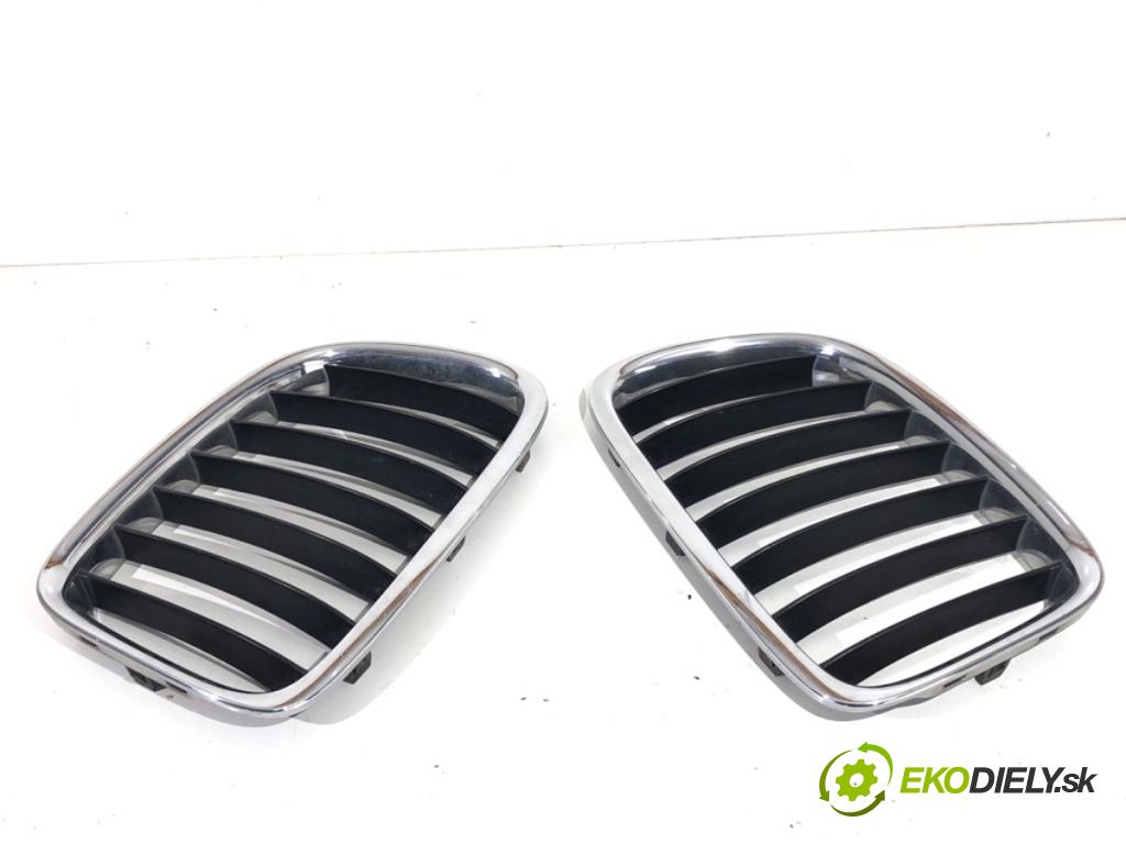 BMW E84 SUV 2013 135 kW xDrive 20 d 1995 mřížka maska 2993308 (Mřížky (masky) chladičů)