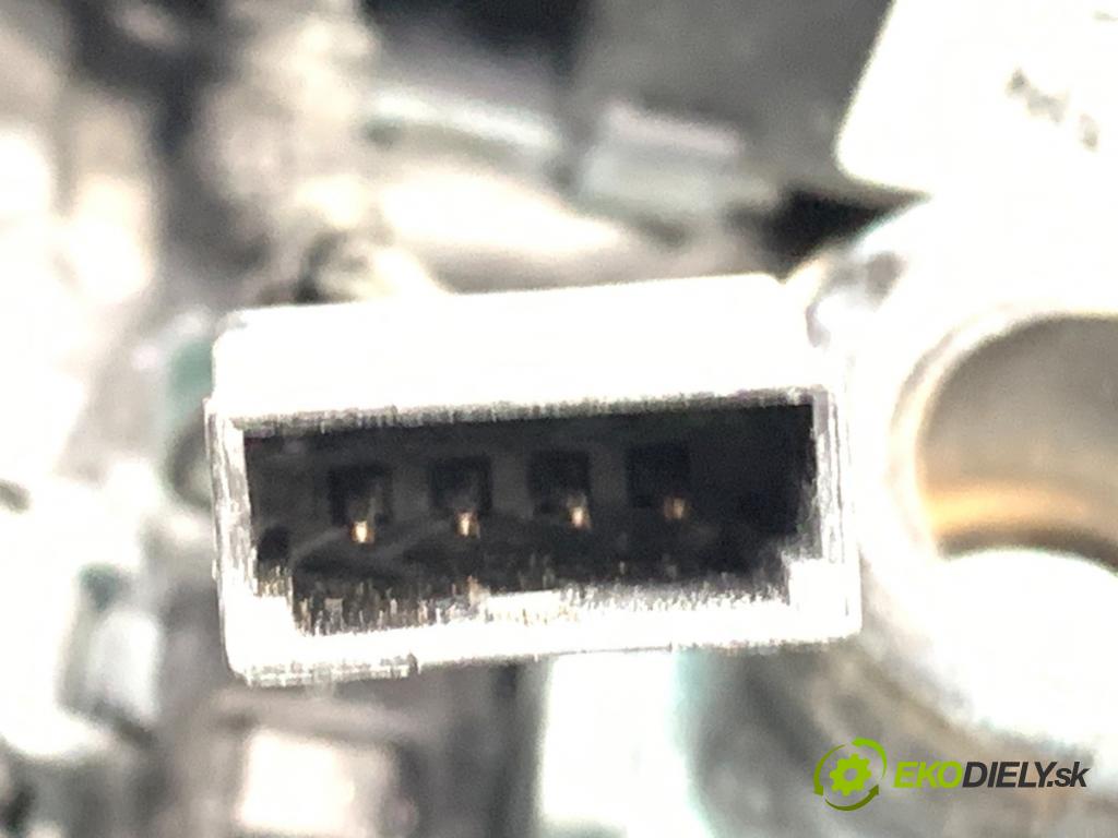 AUDI A4 B9 Kombi 2024 110 kW 35 TFSI Mild Hybrid 1984 Volant 4M8419091AJ (Volant)