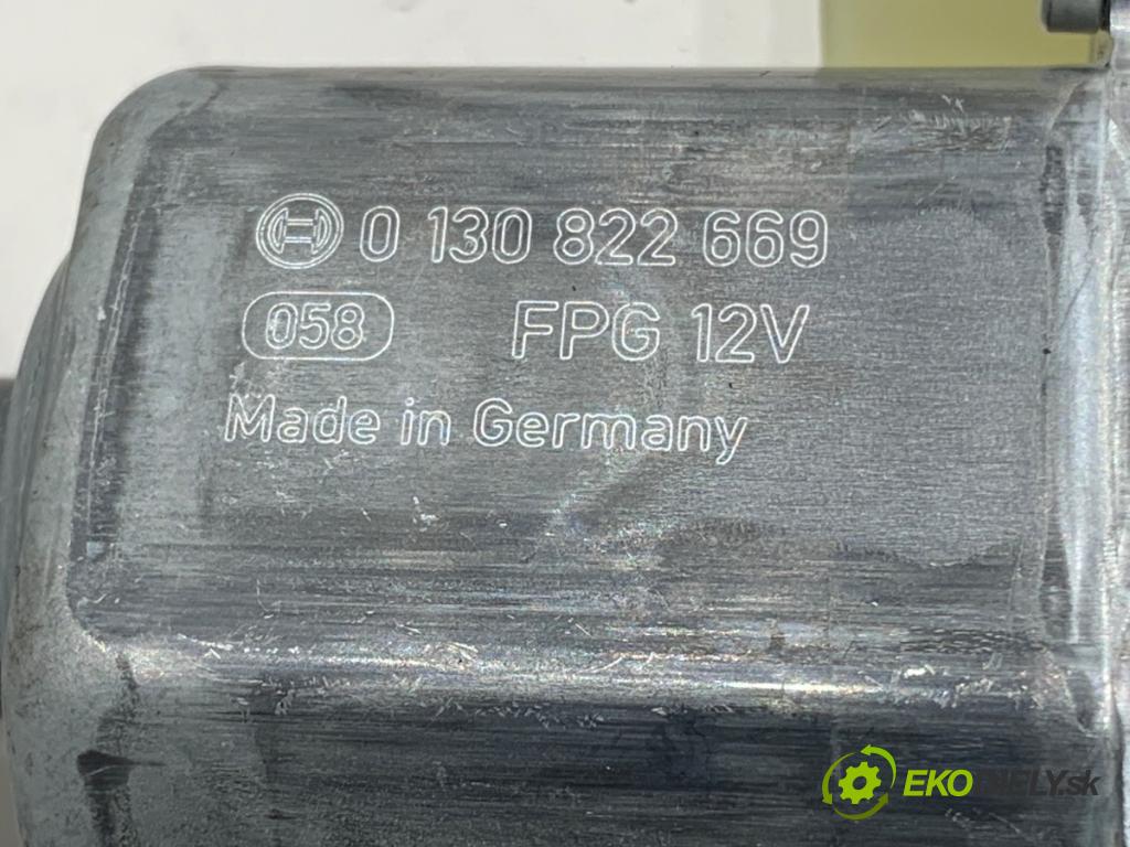 AUDI A4 B9 Kombi 2024 110 kW 35 TFSI Mild Hybrid 1984 mechanismus okna levý zadní část 8W0839461A