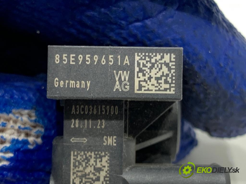 AUDI A4 B9 Kombi 2024 110 kW 35 TFSI Mild Hybrid 1984 Snímač nárazu 85E959651A (Snímač nárazu)