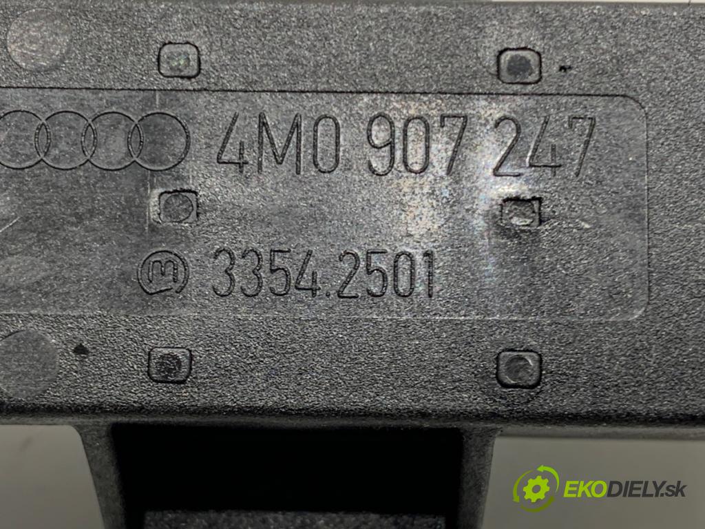 AUDI A4 B9 Kombi 2024 110 kW 35 TFSI Mild Hybrid 1984 Snímač nárazu 4M0907247 (Snímač nárazu)