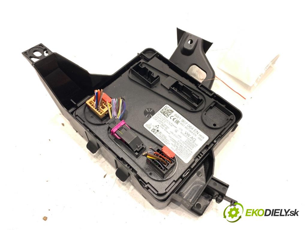 AUDI A4 B9 Kombi 2024 110 kW 35 TFSI Mild Hybrid 1984 Modul komfortu 8W1907064 (Modul komfortu)