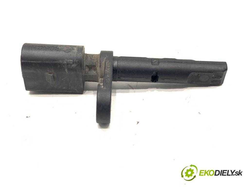 AUDI A4 B9 Kombi 2024 110 kW 35 TFSI Mild Hybrid 1984 snímač ABS pravý zadní část 0265004487
