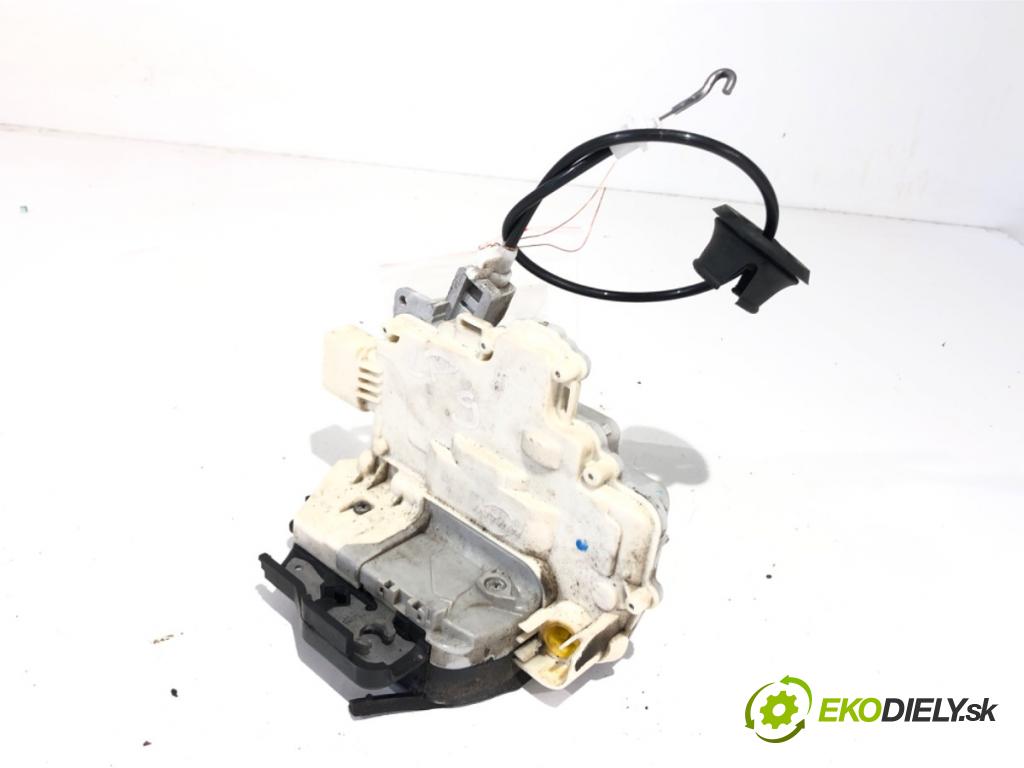 SEAT EXEO sedan 2009 105 kW 2.0 TDI 1968 zámok dveře levý přední část 