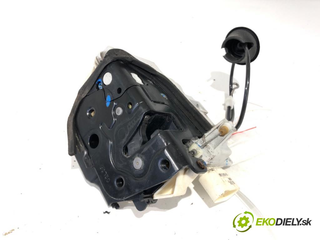 SEAT EXEO sedan 2009 105 kW 2.0 TDI 1968 zámok dveře levý přední část