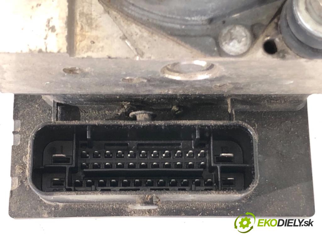 SEAT EXEO sedan 2009 105 kW 2.0 TDI 1968 pumpa ABS 8E0910517H (Pumpy brzdové)