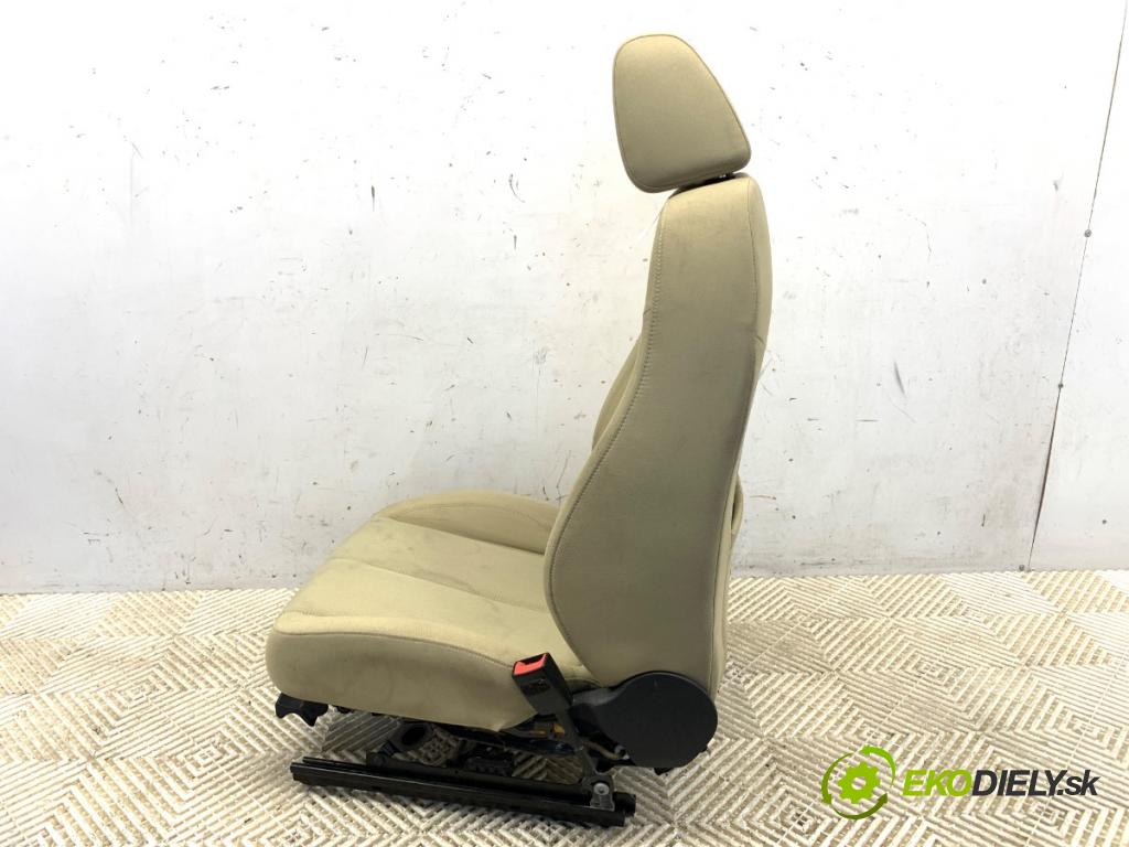 SEAT EXEO sedan 2009 105 kW 2.0 TDI 1968 Sedadlo pravy predný