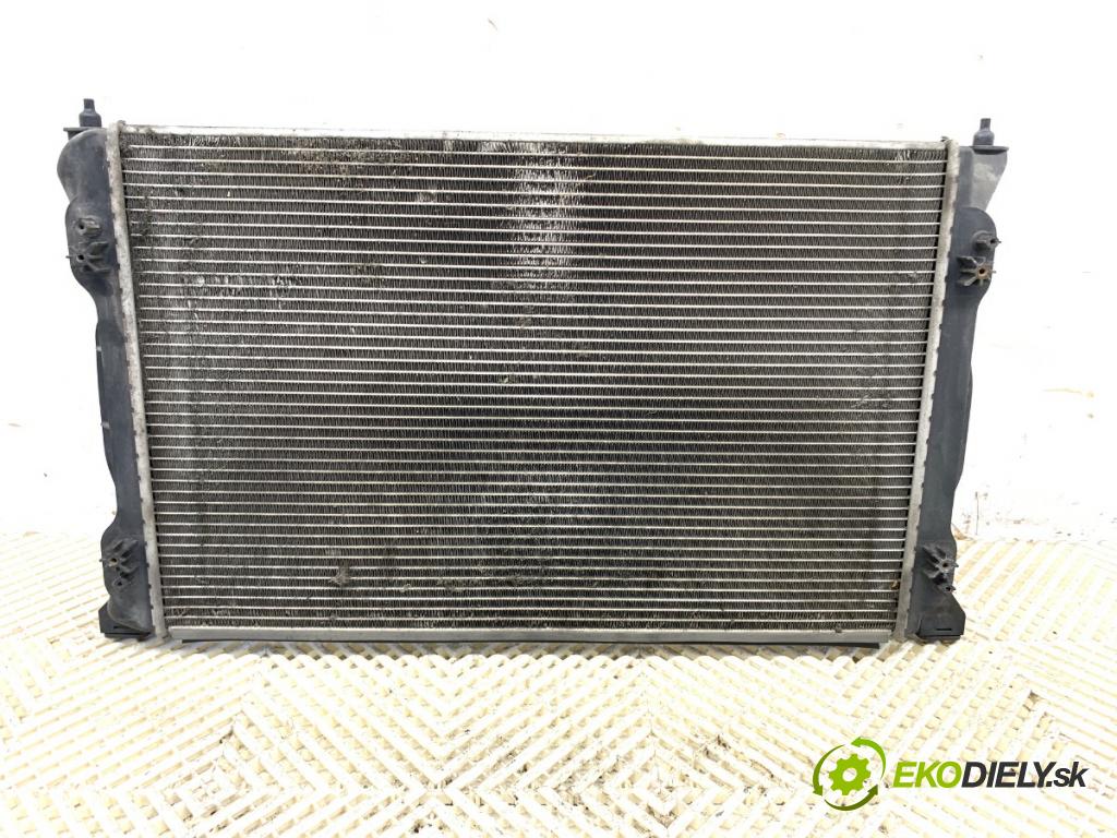 SEAT EXEO sedan 2009 105 kW 2.0 TDI 1968 chladič vody 8E0121251A (Chladiče vody)