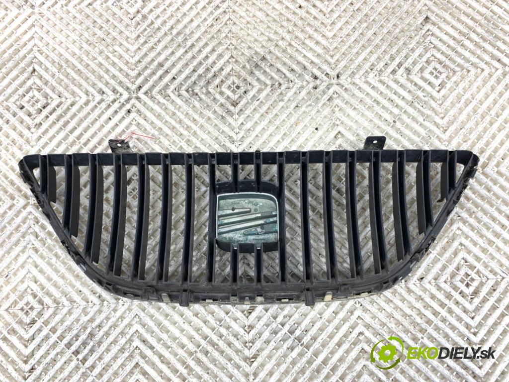 SEAT EXEO sedan 2009 105 kW 2.0 TDI 1968 mřížka maska  (Mřížky (masky) chladičů)