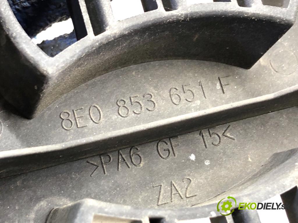 AUDI A4 B6 sedan 2003 96 kW 2.0 1984 mřížka maska 8E0853651F (Mřížky (masky) chladičů)