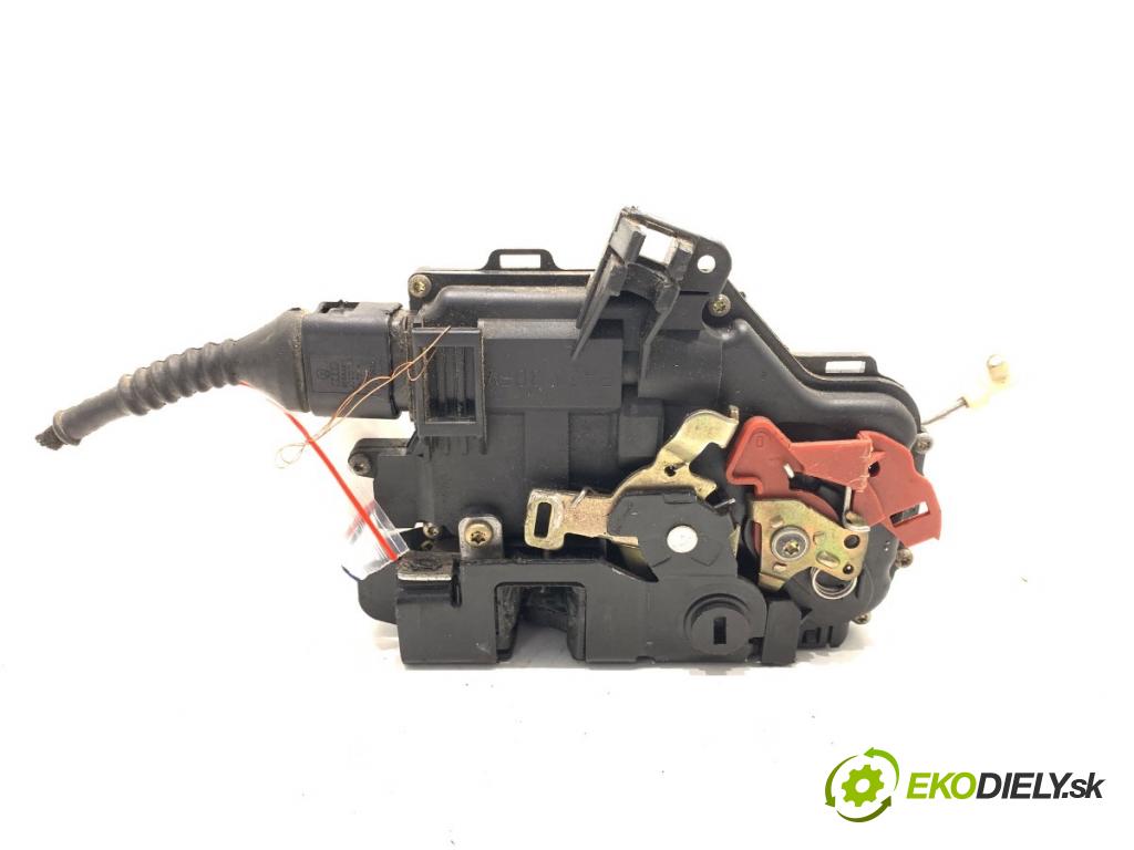 AUDI A4 B6 Kombi 2002 96 kW 2.0 1984 zámok dveře pravý zadní část 8E0839016C