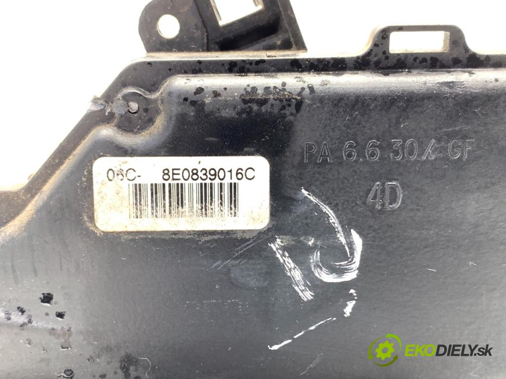 AUDI A4 B6 Kombi 2002 96 kW 2.0 1984 zámok dveře pravý zadní část 8E0839016C