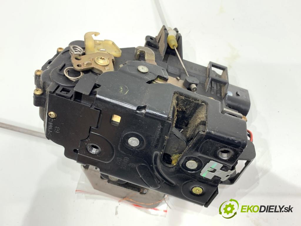 AUDI A4 B6 Kombi 2002 96 kW 2.0 1984 zámok dveře levý přední část 4B1837015G