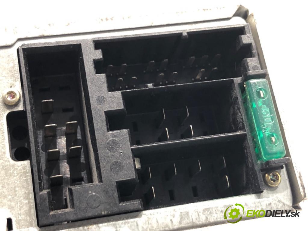 AUDI A4 B6 Kombi 2002 96 kW 2.0 1984 RADIO 8E0035186 (Audio zariadenie)