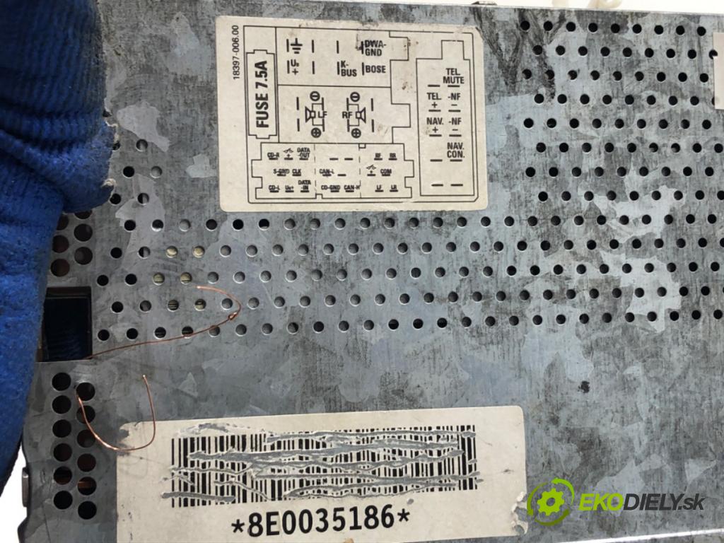 AUDI A4 B6 Kombi 2002 96 kW 2.0 1984 RADIO 8E0035186 (Audio zariadenie)