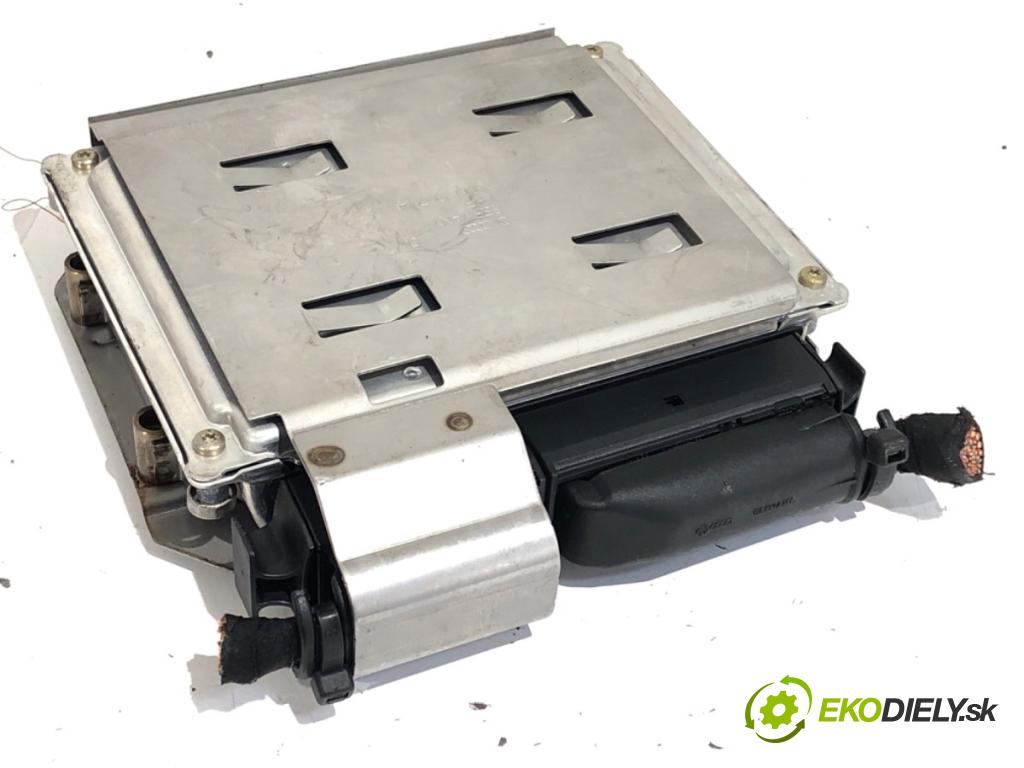 AUDI A4 B6 Kombi 2002 96 kW 2.0 1984 riadiaca jednotka Motor 8E0907411 (Riadiaca jednotka)