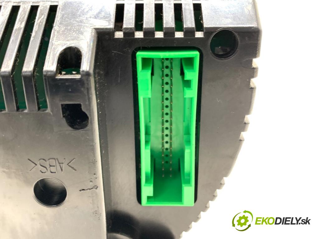 AUDI A4 B6 Kombi 2002 96 kW 2.0 1984 Prístrojovka 8E0920900L (Prístrojová doska)