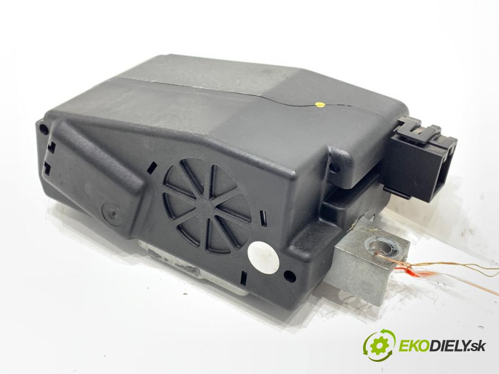 AUDI A4 B8 sedan 2008 118 kW 1.8 TFSI 1798 blokáda volantu 8K0905852D (Riadenie ostatné)