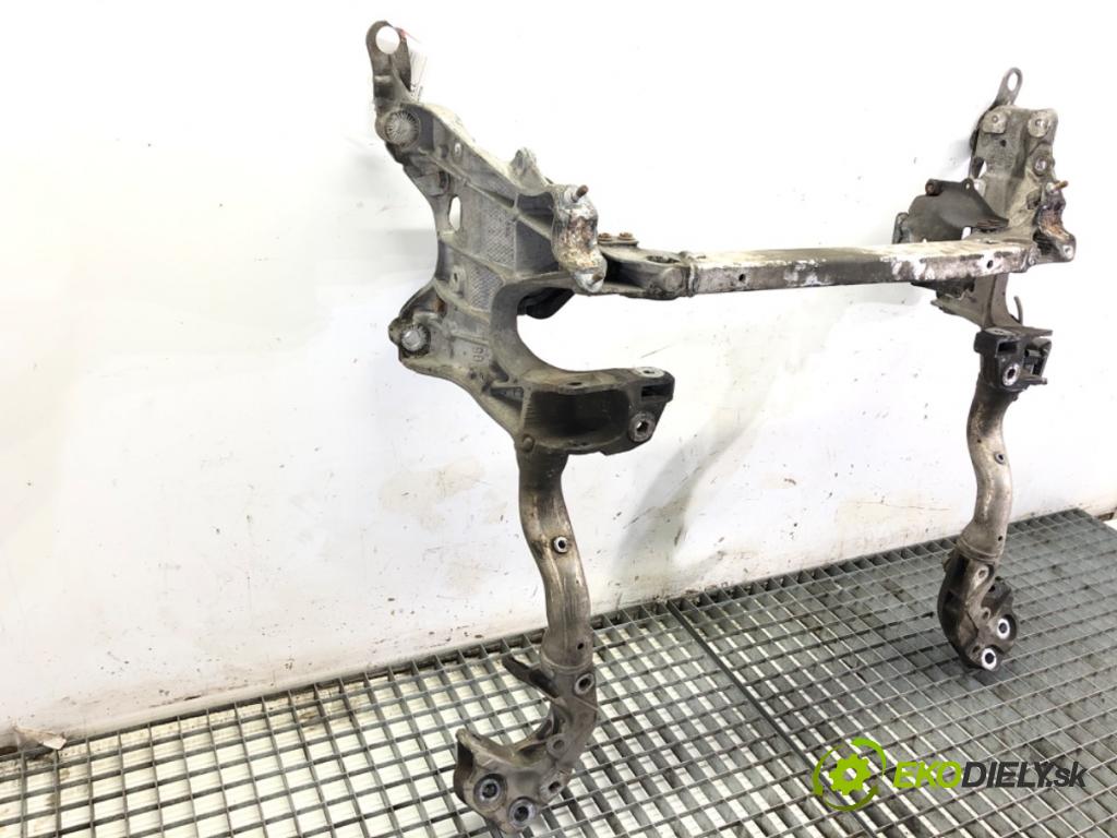 AUDI A4 B8 sedan 2008 118 kW 1.8 TFSI 1798 výztuha pod motor  (Výztuhy přední)