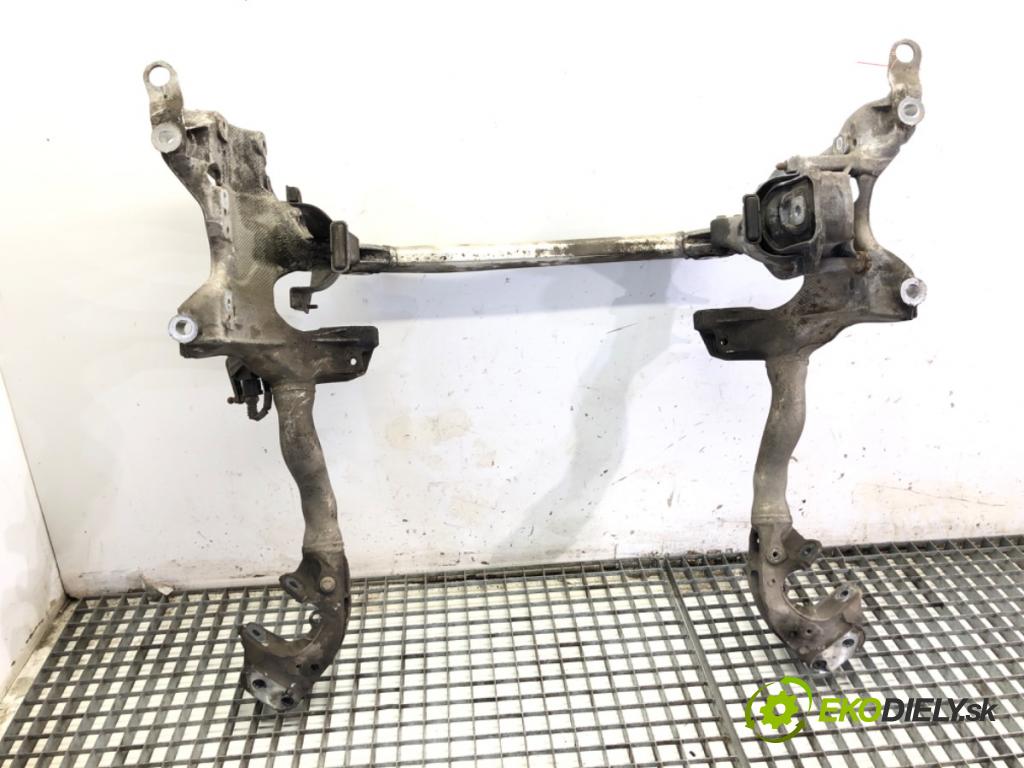 AUDI A4 B8 sedan 2008 118 kW 1.8 TFSI 1798 výztuha pod motor  (Výztuhy přední)