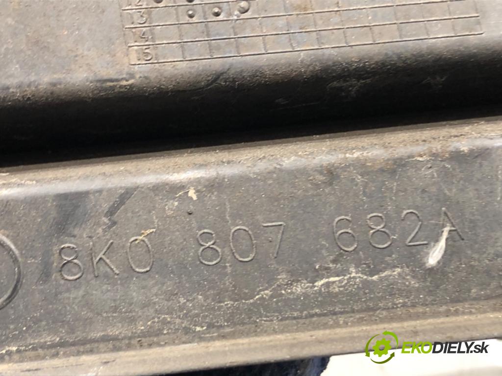 AUDI A4 B8 sedan 2008 118 kW 1.8 TFSI 1798 mří nárazníka pravý přední část 8K0807682A