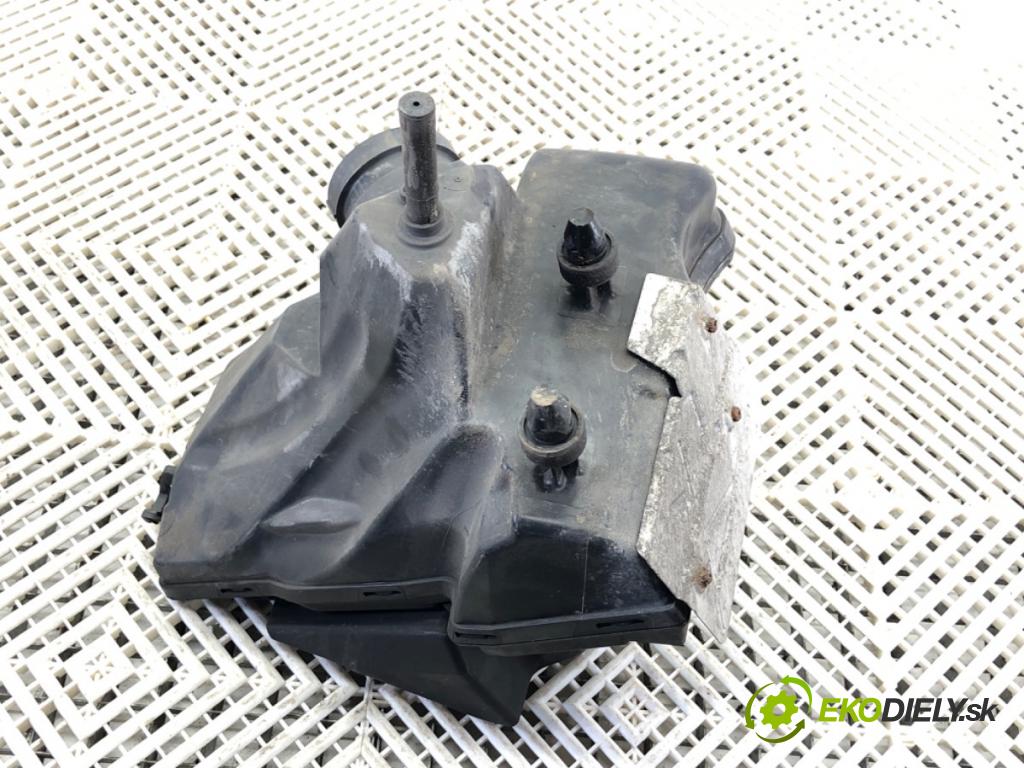 AUDI A4 B8 sedan 2008 118 kW 1.8 TFSI 1798 Obal filtra vzduchu 8K0133837AB (Obal vzduchového filtra)