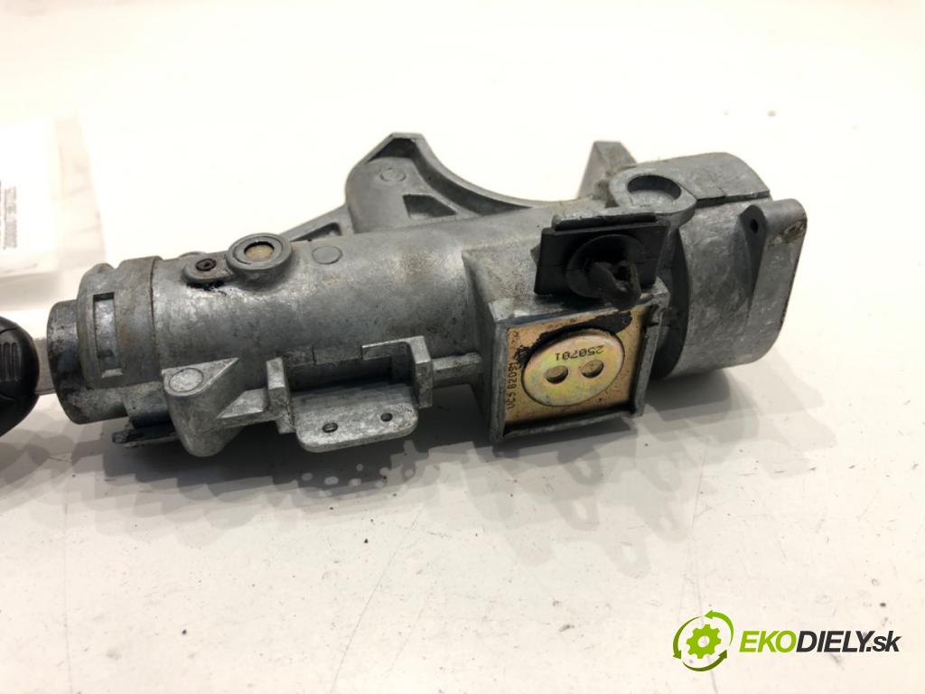 LAND ROVER FREELANDER I samochód terenowy zamknięty 2001 88 kW 1.8 i 16V 4x4 1796 spinačka  (Spínacia skrinka)