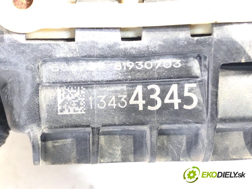 OPEL ASTRA K Kombi 2018 100 kW 1.6 CDTi (35) 1598 držák motora pravá 13434345 (Držáky motoru)