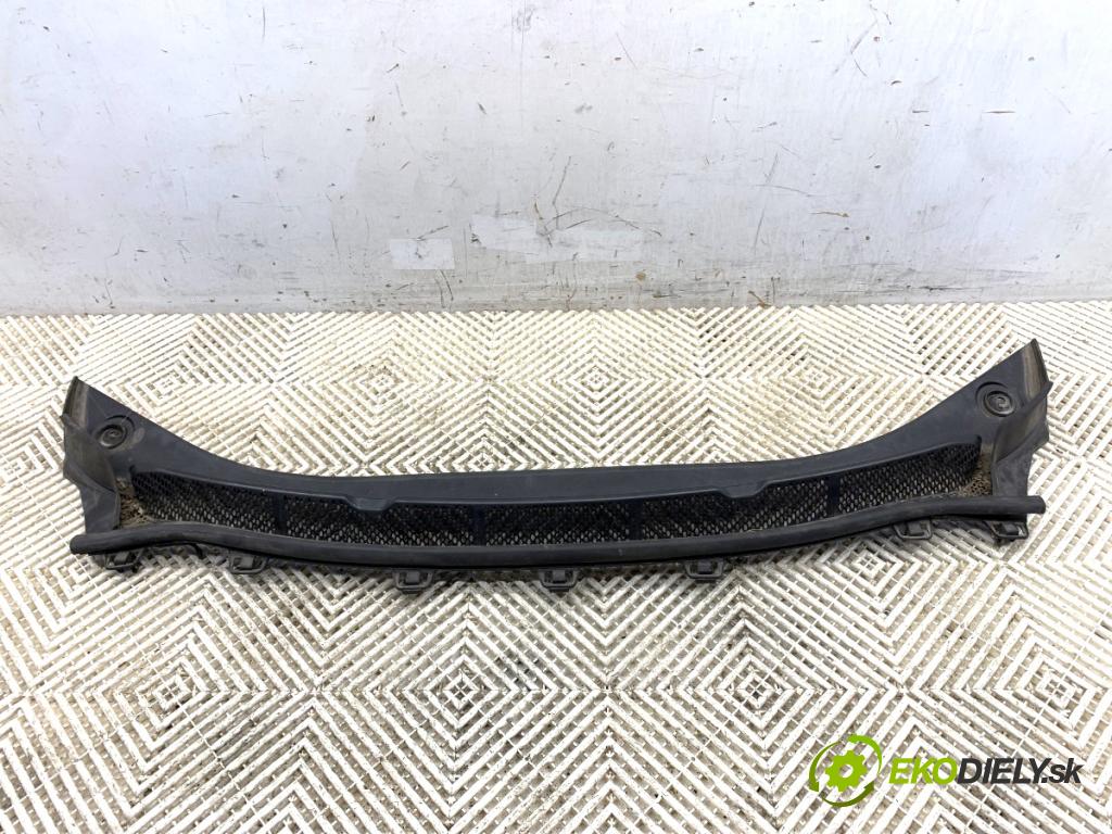 OPEL ASTRA K Kombi 2018 100 kW 1.6 CDTi (35) 1598 torpédo plast pod čelní okno 39126930 (Torpéda)