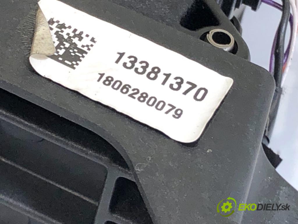 OPEL ASTRA K Kombi 2018 100 kW 1.6 CDTi (35) 1598 Kulisa 13381370 (Rýchlostná páka (kulisa))