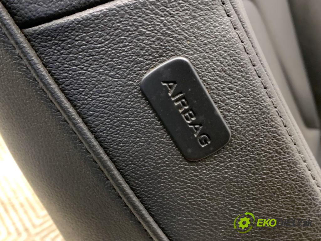 AUDI A5 8T coupe 2010 125 kW 2.0 TDI 1968 Sedadlo pravy predný