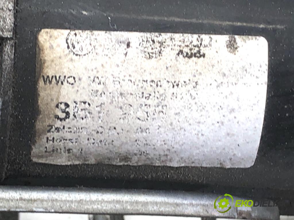 VW PASSAT B5 sedan 1999 85 kW 1.9 TDI 1896 Mechanizmus stieračov predný  (Motorček stieračov predný)