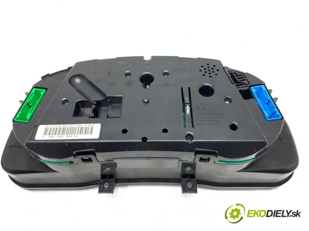 VW PASSAT B5 sedan 1999 85 kW 1.9 TDI 1896 Prístrojovka 3B0920822A (Prístrojová doska)