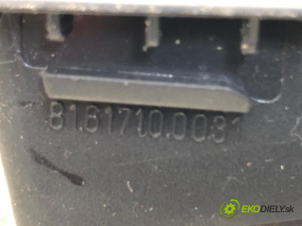 MAN TGX I Pojazd komunalny 2016 324 kW 18.440 324 kW [441 KM] olej napędowy 2012 - 2022 12419 Panel prepínačov 81617100031 (Prepínacie páčky pod volantom)
