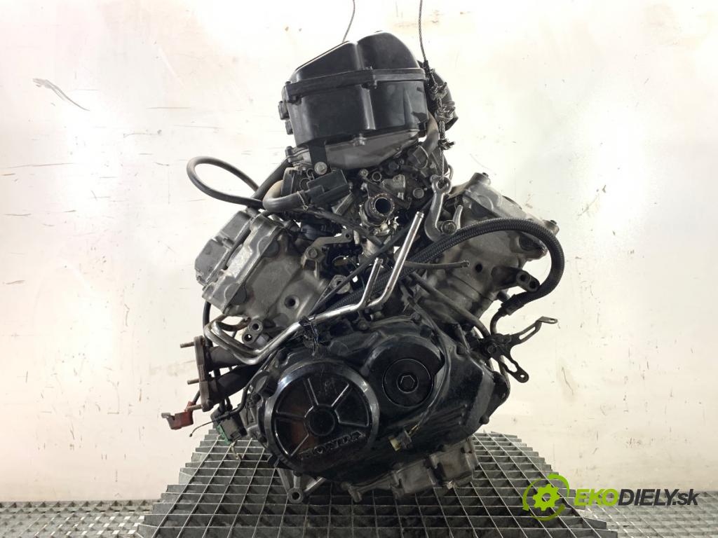 HONDA VFR  1997 50 kW  748 Motor KOMPLETNÍ: RC36E