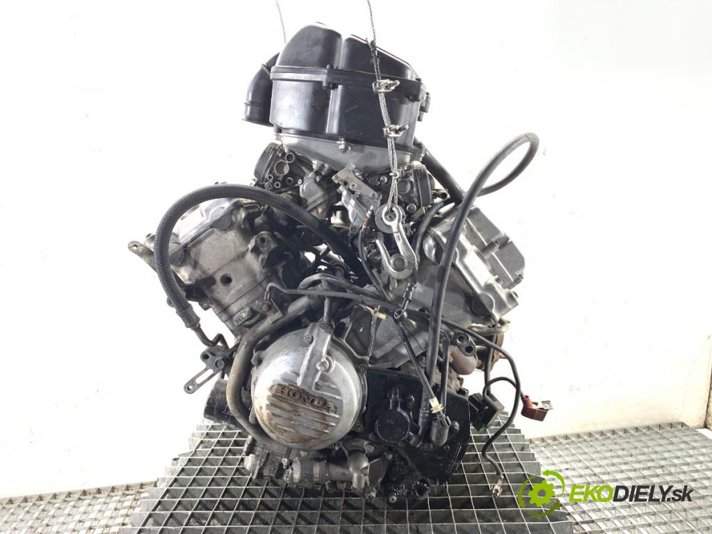 HONDA VFR  1997 50 kW  748 Motor KOMPLETNÍ: RC36E