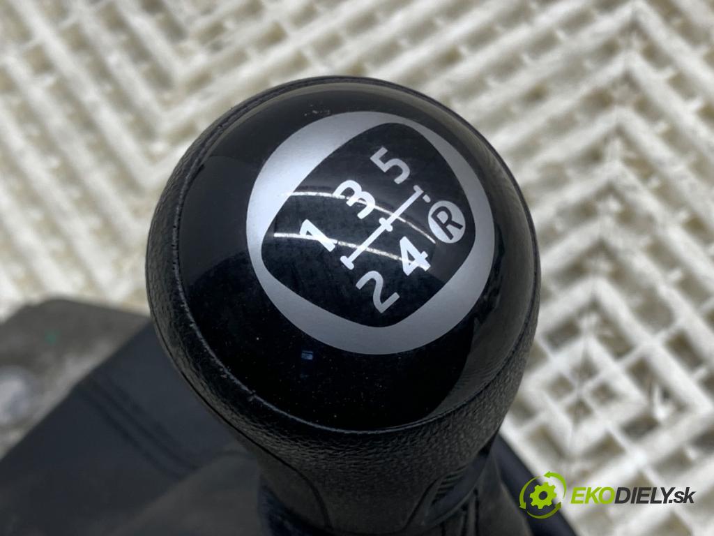 VW UP! liftback 2012 55 kW 1.0 999 Kulisa 1S0711049B (Rýchlostná páka (kulisa))
