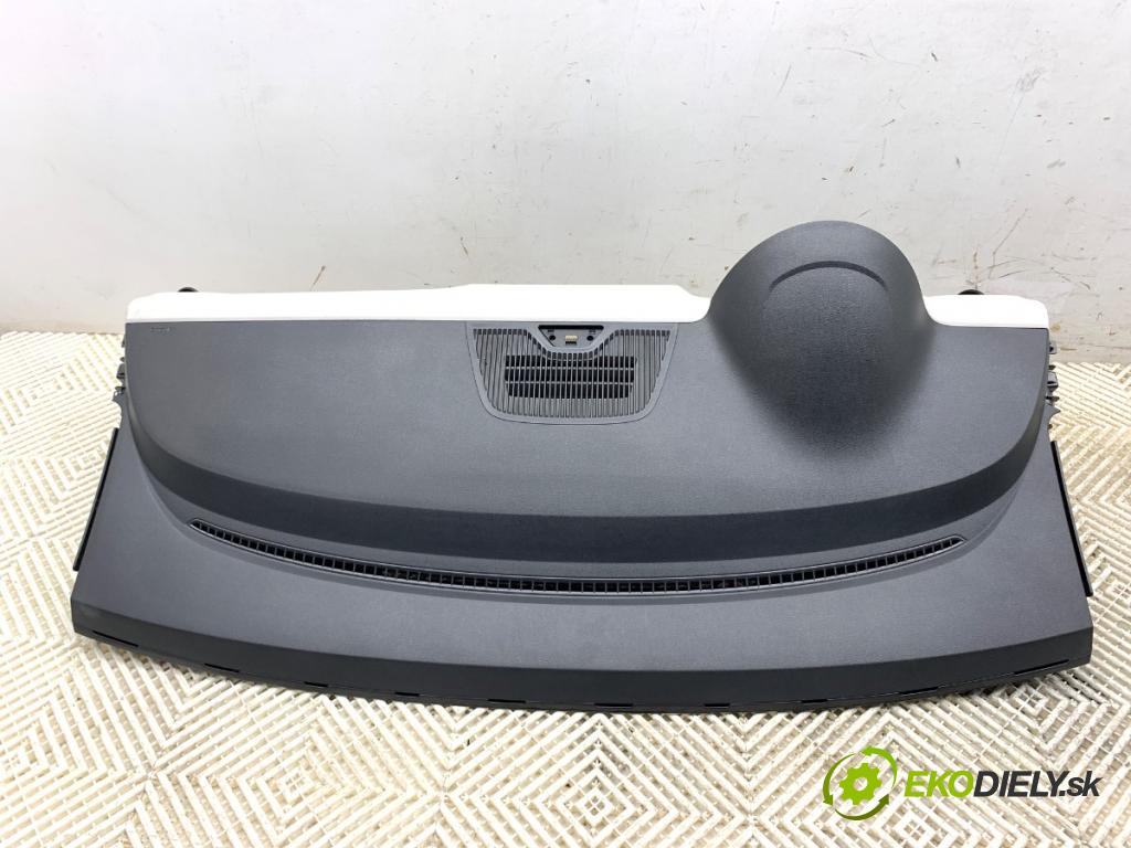 VW UP! liftback 2012 55 kW 1.0 999 Palubná doska  (Palubná doska)