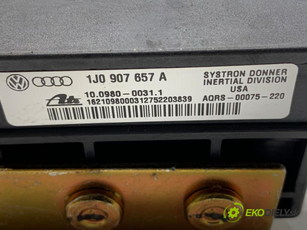 VW GOLF IV liftback 1999 74 kW 1.6 1595 snímač ESP 1J0907657A