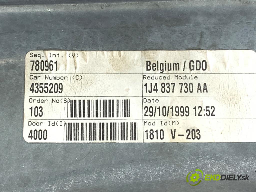 VW GOLF IV liftback 1999 74 kW 1.6 1595 mechanismus okna pravý přední část 1J1959802D