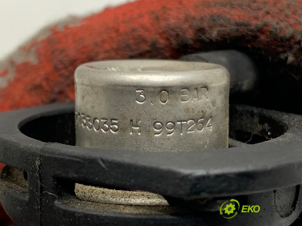 VW GOLF IV liftback 1999 74 kW 1.6 1595 Lišta vstrekovacia  (Vstrekovacia lišta)