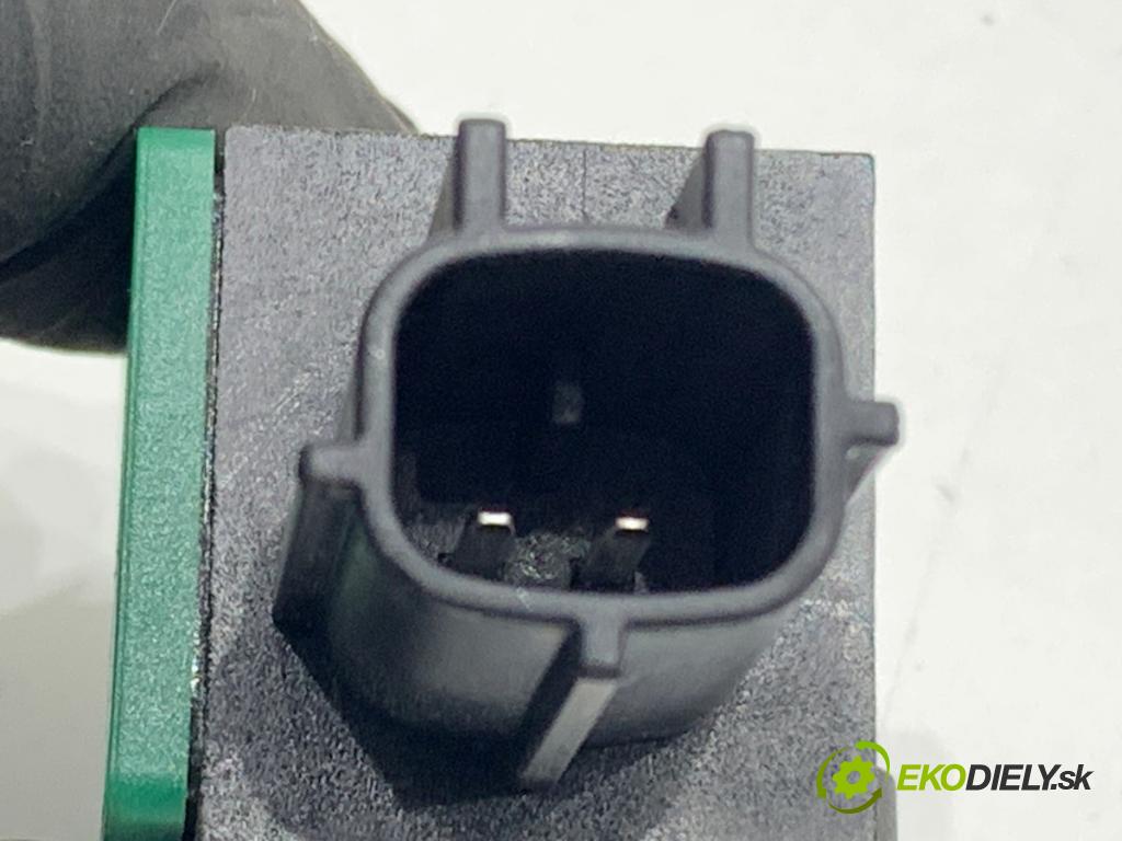 SKODA SUPERB II liftback 2008 125 kW 2.0 TDI 1968 Snímač nárazu 5N0359351 (Snímač nárazu)